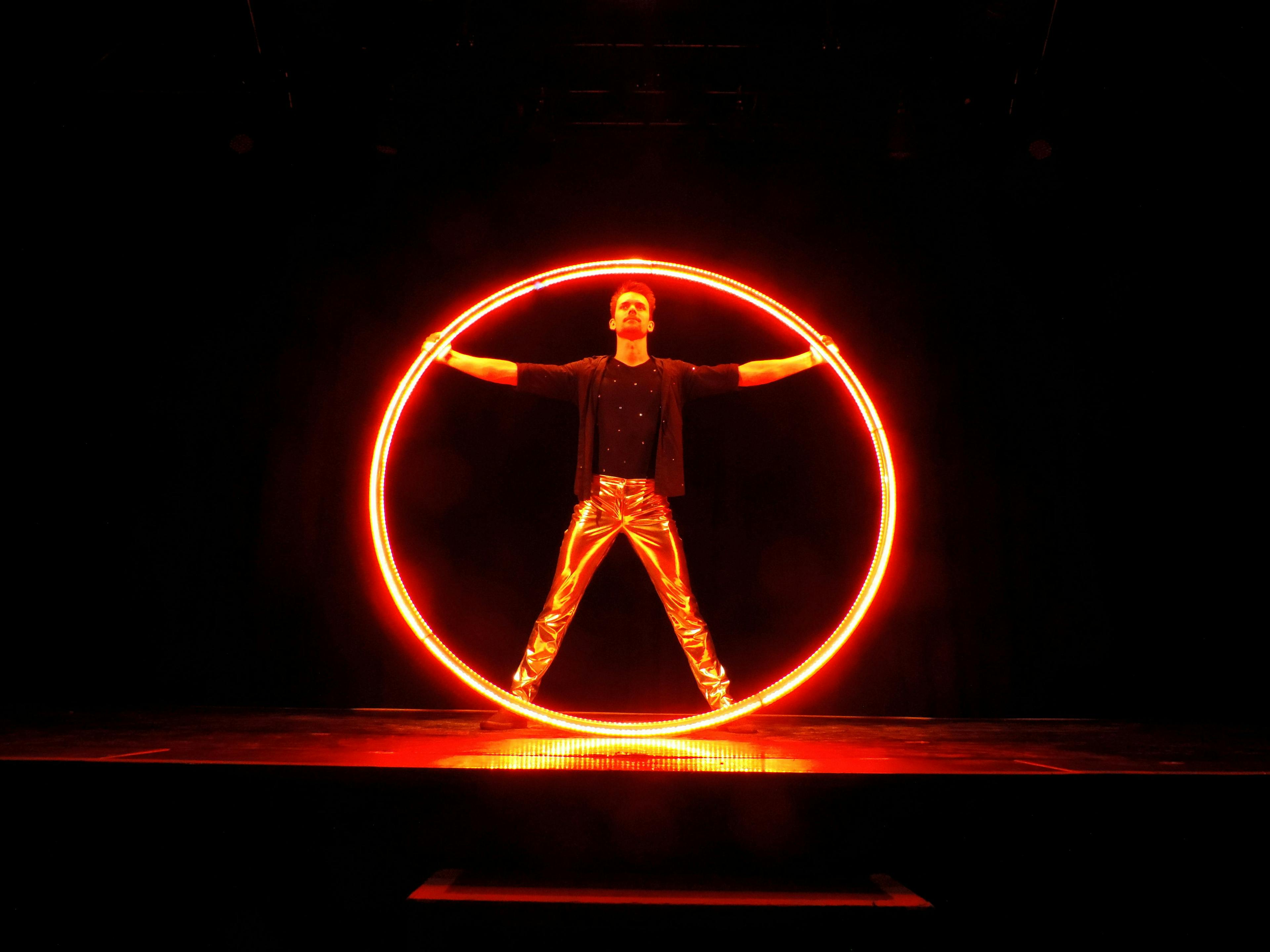 Galeriebild für Cyr Wheel + LED Show