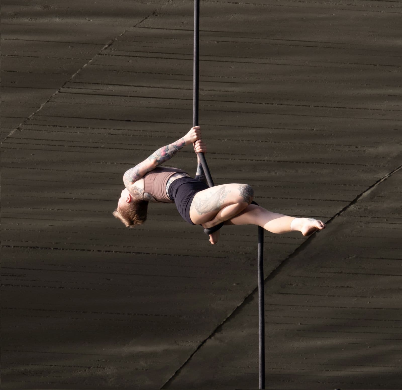 Galeriebild für Solo-Performance am Vertikalseil 