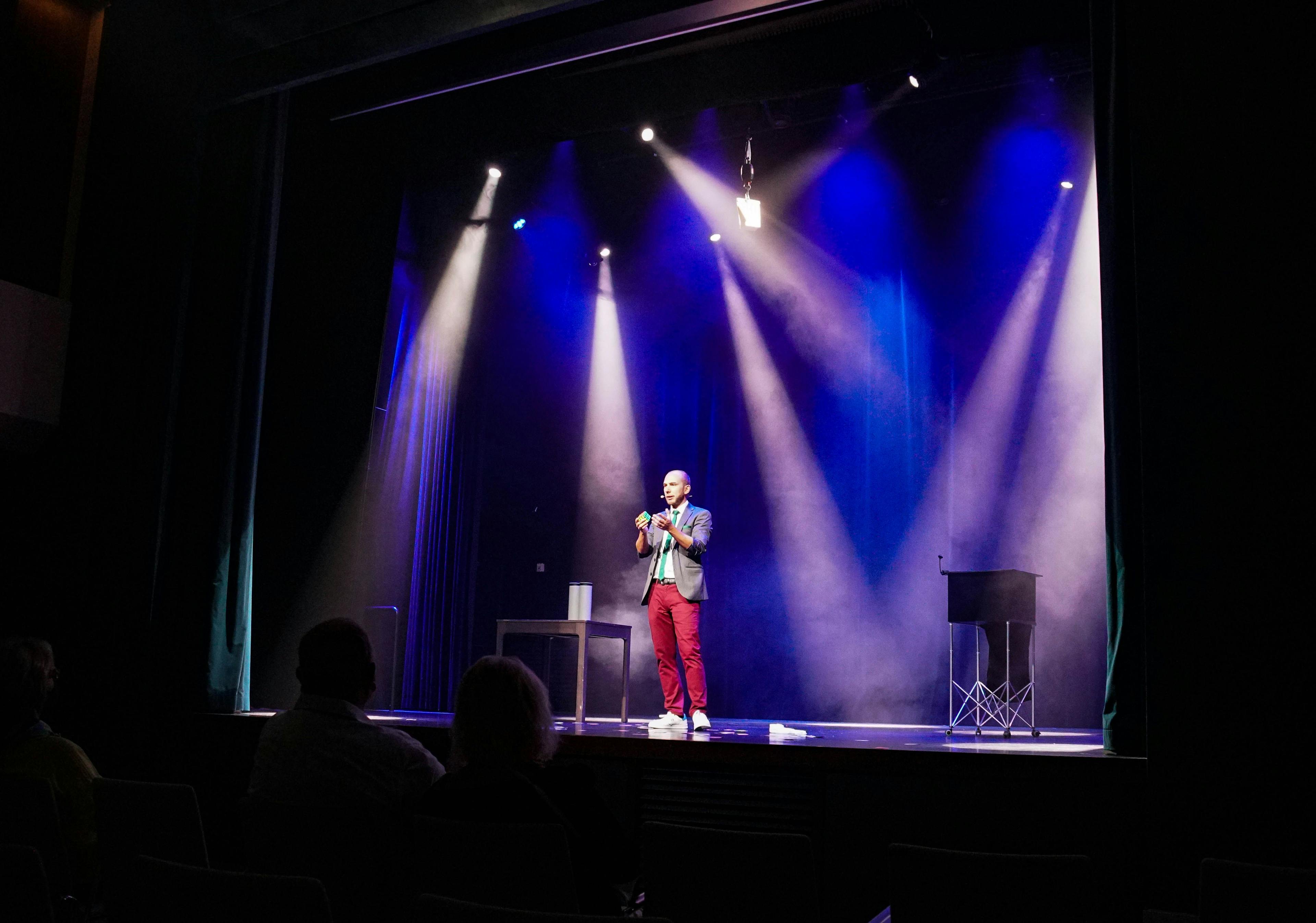 Galeriebild für Stand-up Zaubershow