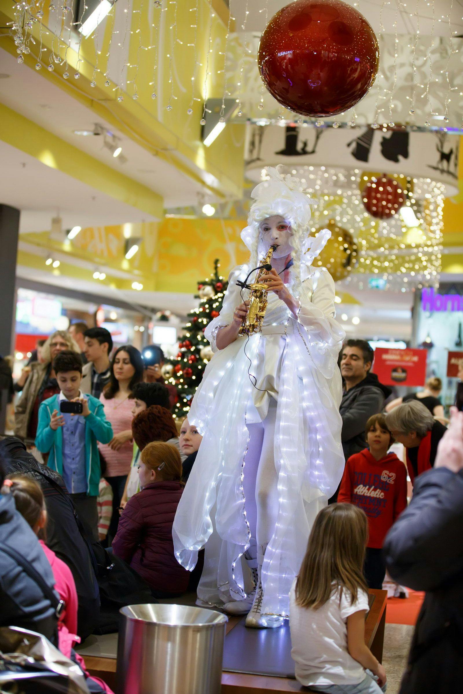 Galeriebild für Schneeflöckchen & Santa Klaus