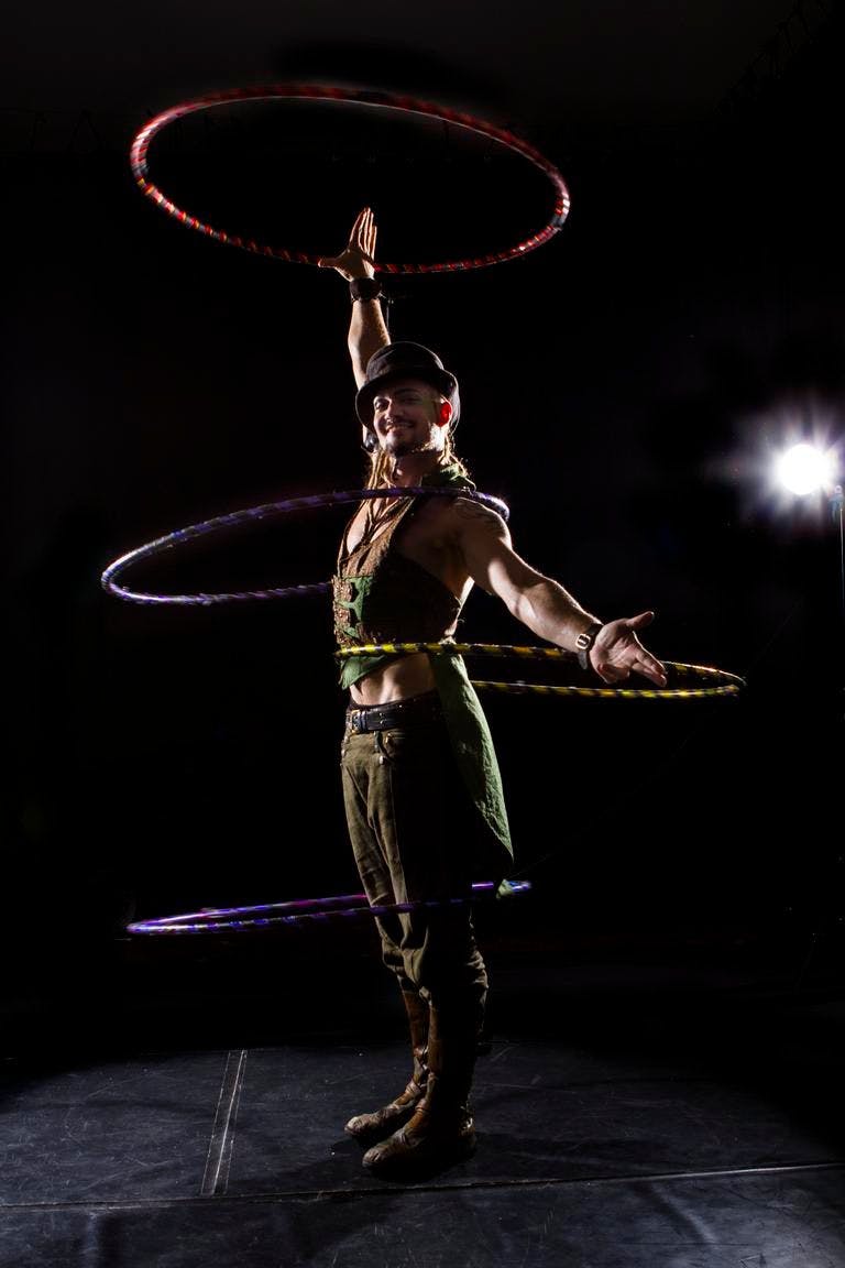 Galeriebild für Hoopfeeling - Multi Hula-Hoop Act