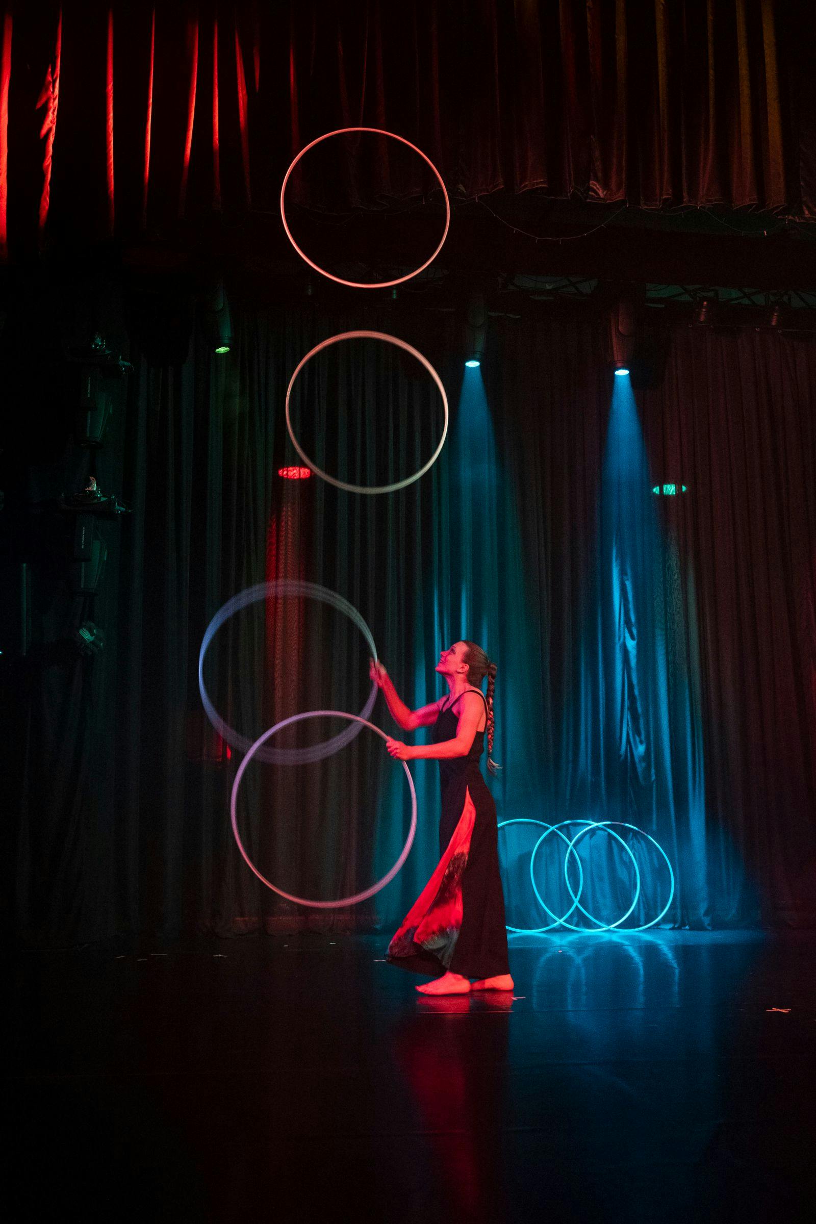 Galeriebild für Hula Hoop Rolling - Loud Places