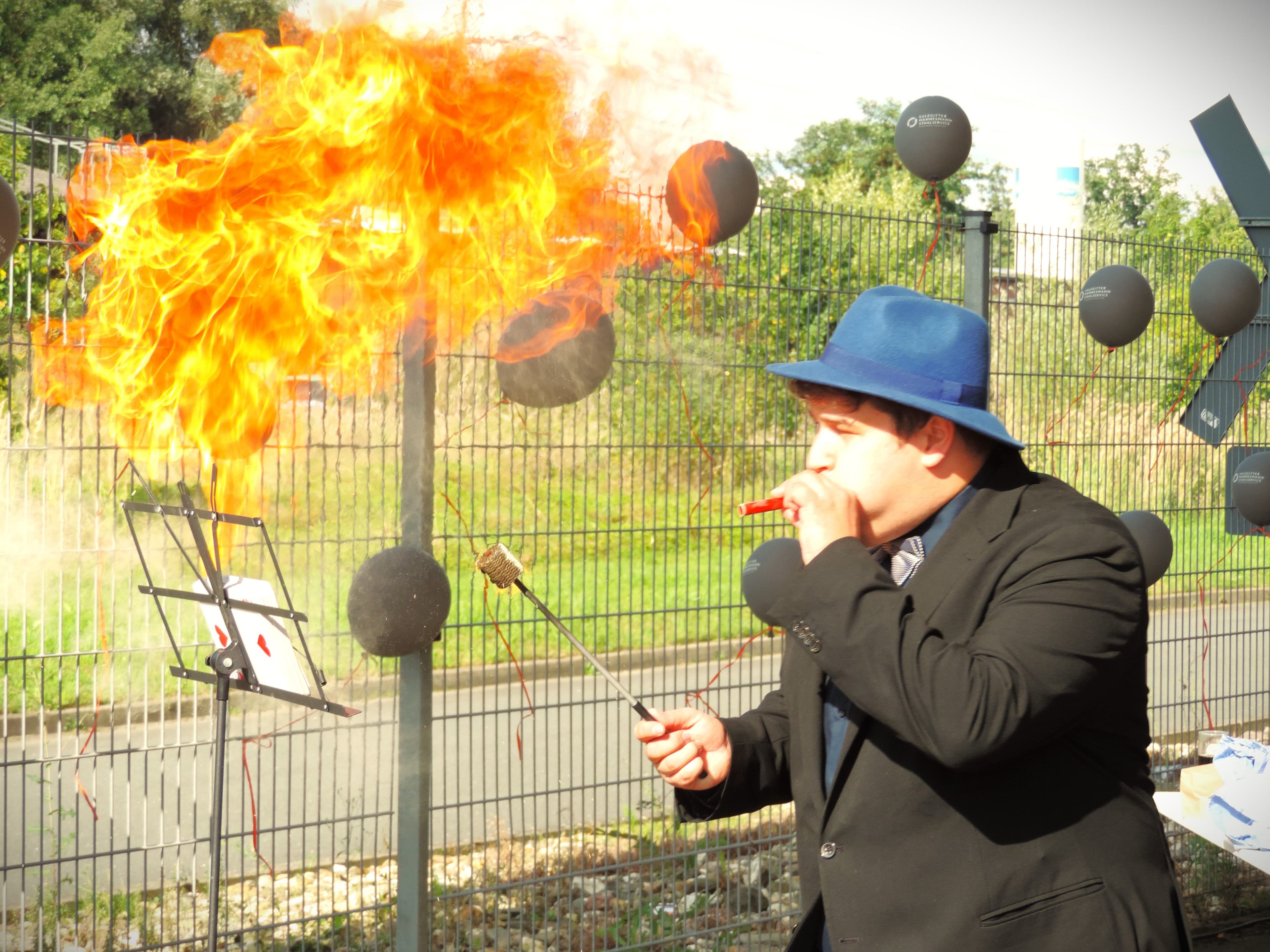 Galeriebild für Fire And Magic - Stand-Up Bühnenshow