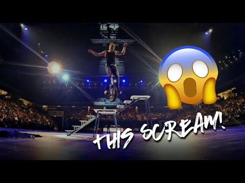 German unicycle artist Dustin Waree thrilled 6000 people in a stadium!