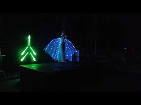 "Christmas Glow" LED Show - Verena Rau